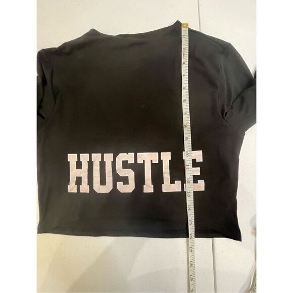 Fashion Nova women’s crop long sleeve hustle large - Picture 4 of 6